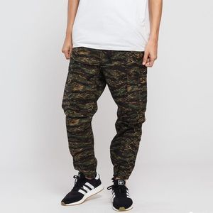 Carharrt Camber Pant’s Size XXL (Camouflage)